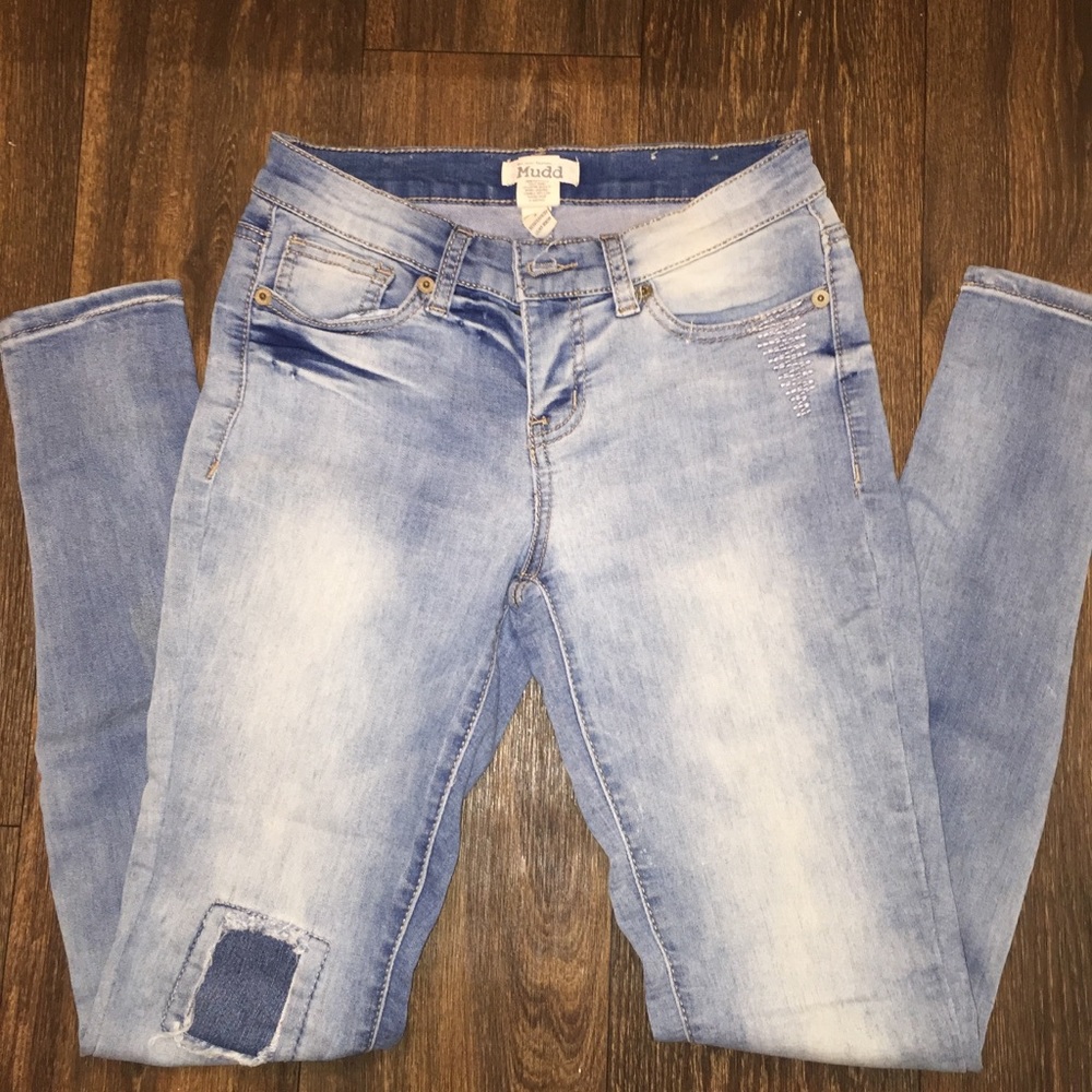 Light wash jegging fit jeans !